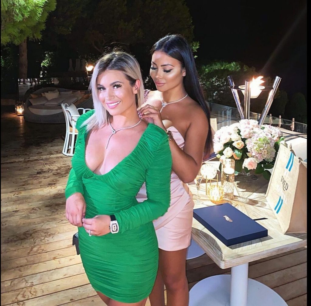 Maeva Ghennam et Carla Moreau