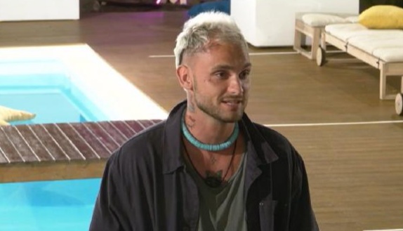 Bastos viré de Love Island w9