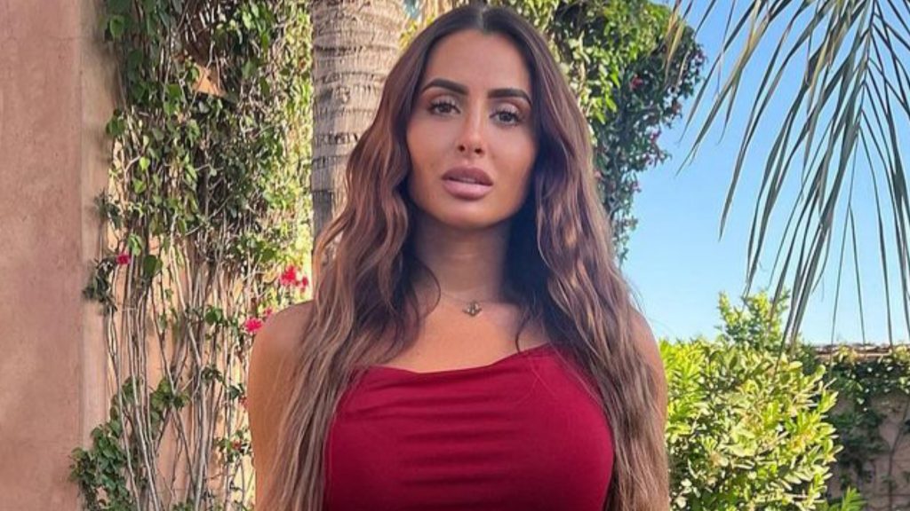 Marine El Himer anarquée par son agence